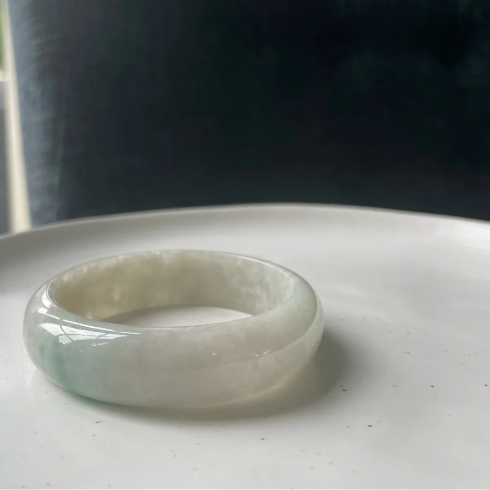 JADE l Authentic Burmese Jade Bangle snow white jade specs of apple green 52mm - Picture 9 of 15